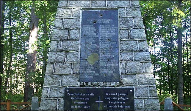 Wierzchucino pomnik cmentarz, Młyńska 2, Wierzchucino 84-113 - Zdjęcia