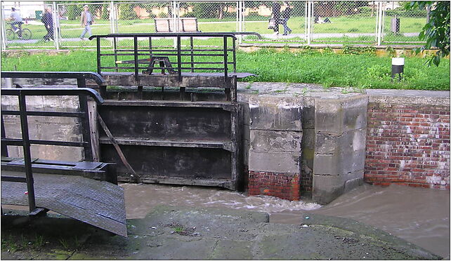 Wrocław, woda, 2010-05-22 - 262, Grodzka, Wrocław 50-115 - Zdjęcia